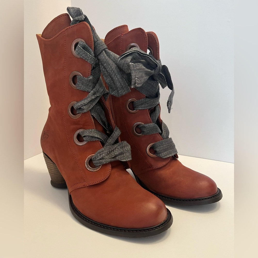 John Fluevog NIB East End Laceup Gladstones - Cognac Brown. 9.5w